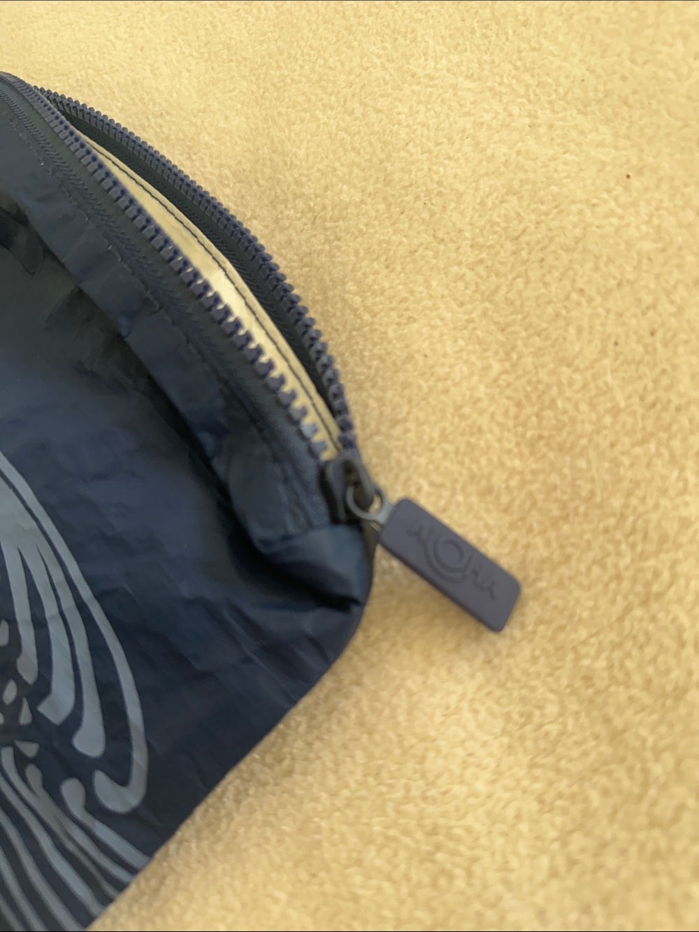 Aloha Navy wet/ dry Pouch - Versatile Travel Organizer - Picture 3 of 3
